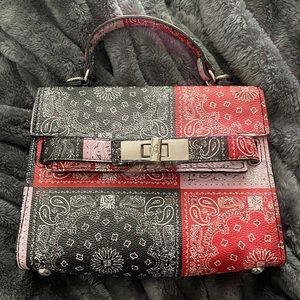 steve madden bdignify crossbody purse